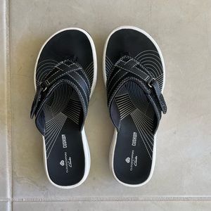 Clarks Breeze Sea Black Flip Flop Size 5